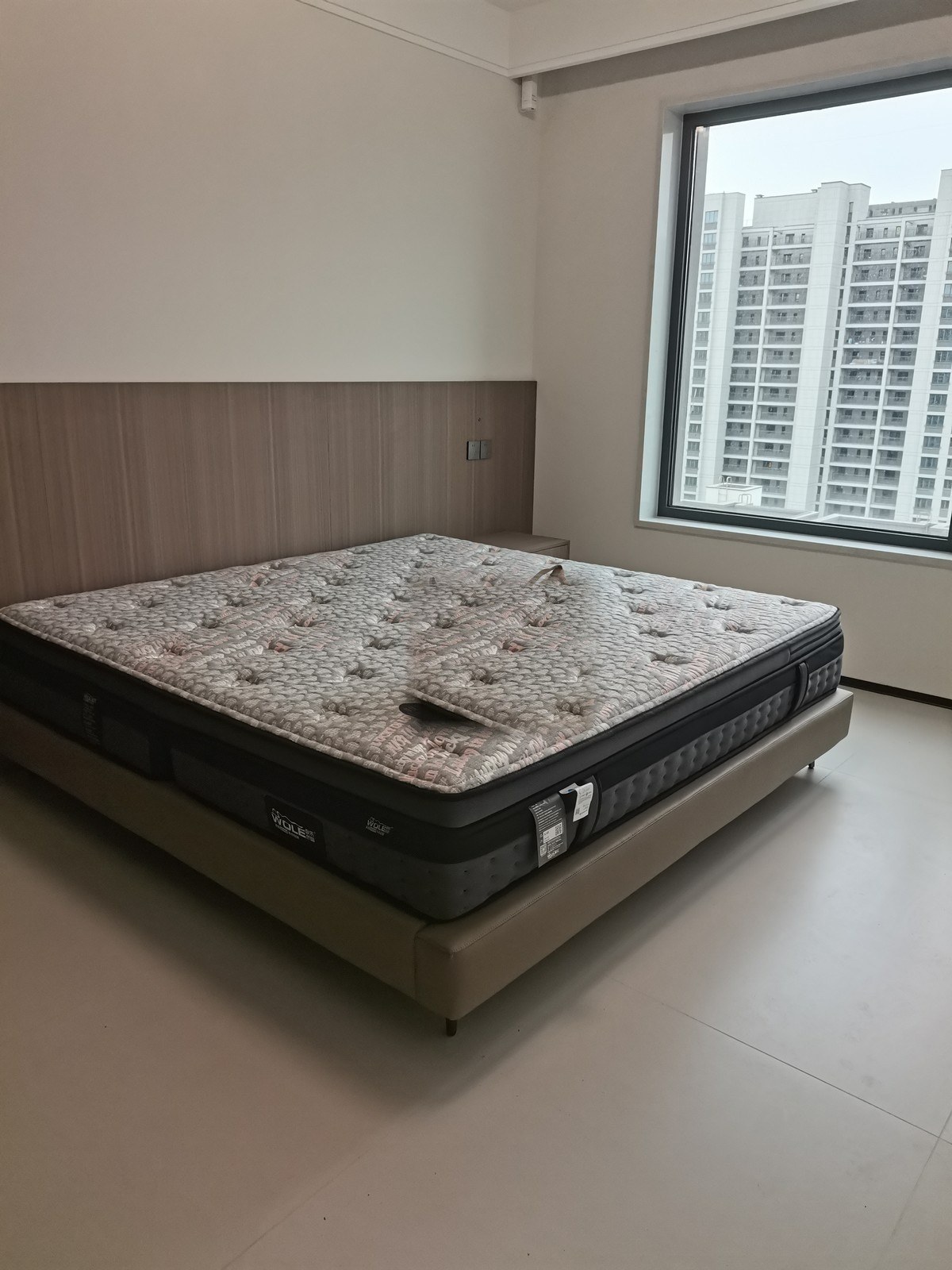 护脊偏硬床垫实拍 · 荣世艺峰